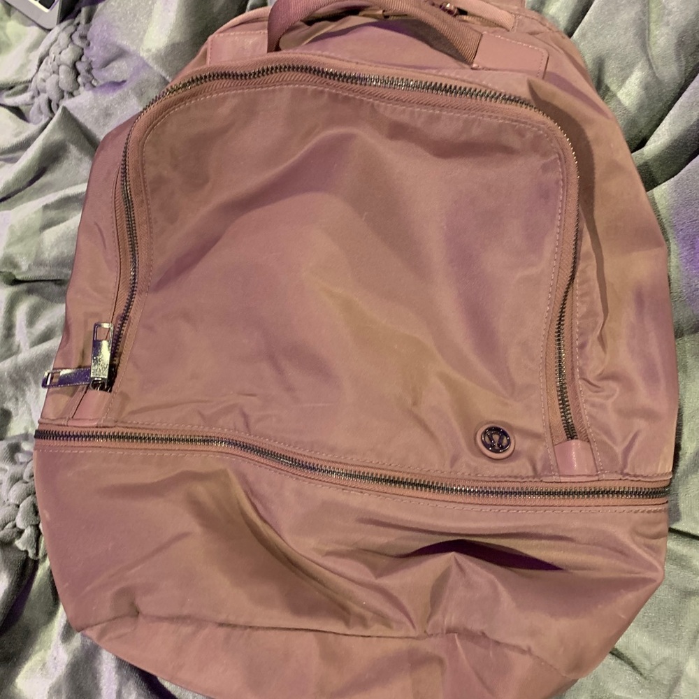 Lululemon backpack 17L
